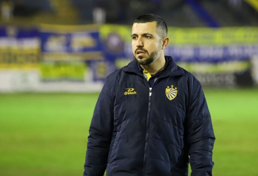 Ariel Lanzini foi vice-campeão da Copa FGF com o Aimoré neste ano (Foto: Jô Folha)