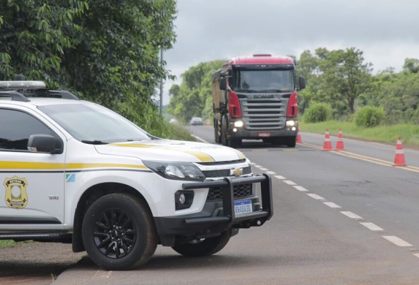 Os dados de 2025 mostram a dimensão do trabalho corretivo do órgão. Cerca de 14 mil condutores foram suspensos por excederem o limite de pontos na Carteira