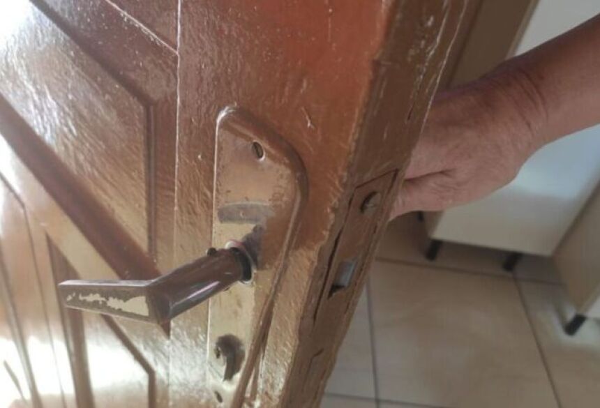 Segundo relato da vítima, não há câmeras de segurança no local. A perícia foi acionada no mesmo dia para realizar uma análise