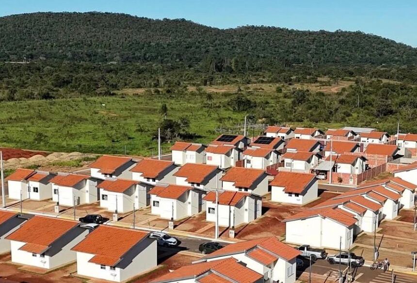 Na área de regularização fundiária, o departamento avançou com a entrega de 36 matrículas nos bairros Bom Viver, Boa Vista e Cohab