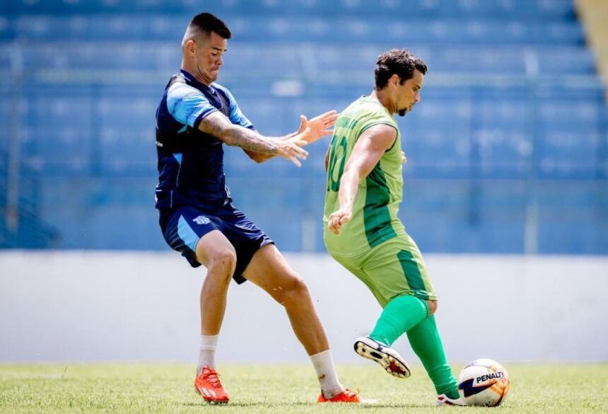 Jean (10) segue no Pantanal e atuou na vitória sobre o Marília em jogo-treino no último sábado (Foto: Matheus Dahsan)