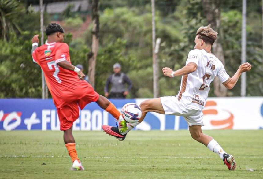 Azulão ganhou um gol de presente no primeiro tempo, mas não evitou o empate no fim da etapa final (Foto: @jogabonito.fotos)