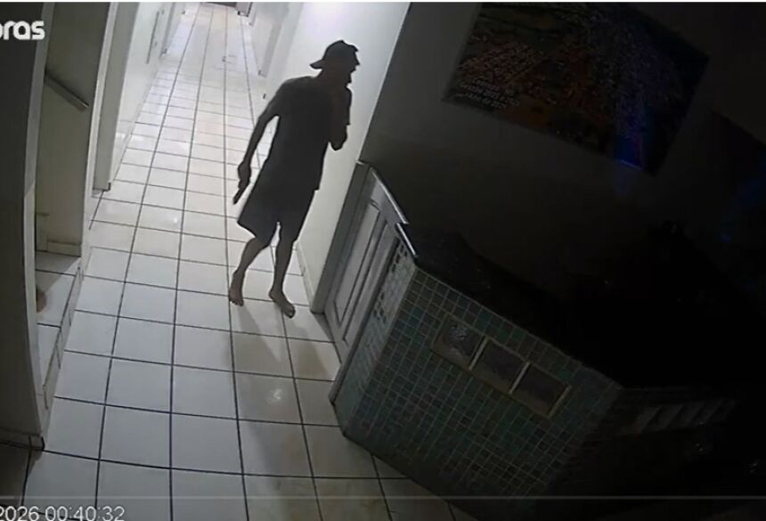 Durante relato para a polícia, ele confessou o crime e disse que vendeu o objeto furtado poucas horas após o furto