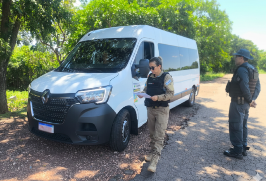 A diretora de Transportes, Caroline Tomanquevez, destaca o uso de inteligência operacional na execução das ações