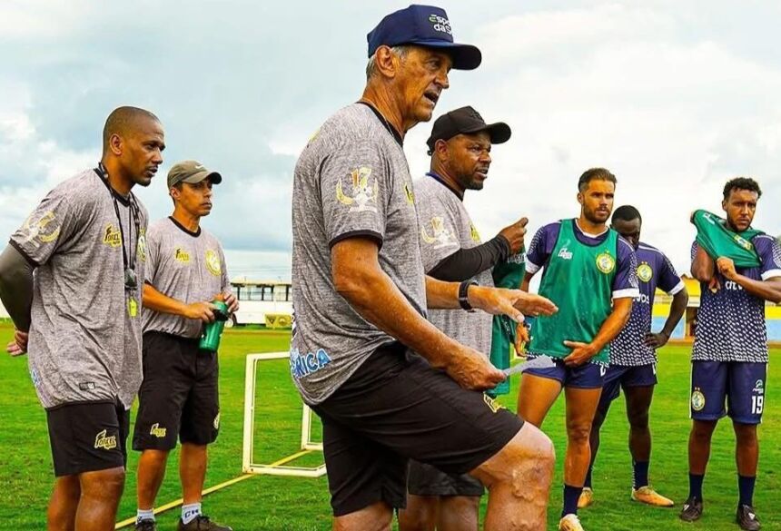 Leocir Dall'Astra comandou o Costa Rica em oito jogos e venceu apenas um deles (Foto: Redes Sociais/Costa Rica EC)