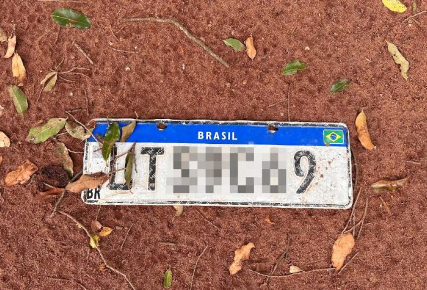 A traseira precisa ser substituída, uma vez que possui lacre de segurança que não pode ser rompido