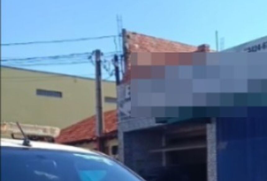 Uma equipe de socorro foi acionada e esteve no local, porém o óbito foi constatado ainda na obra