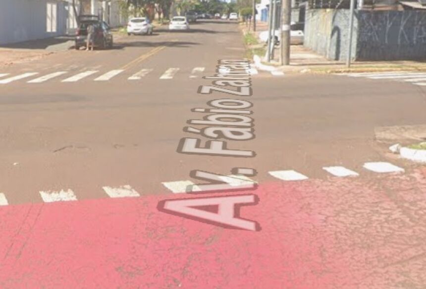 Os militares relataram que o homem apresentava sinais de embriaguez, como olhos vermelhos, fala arrastada e forte odor de álcool