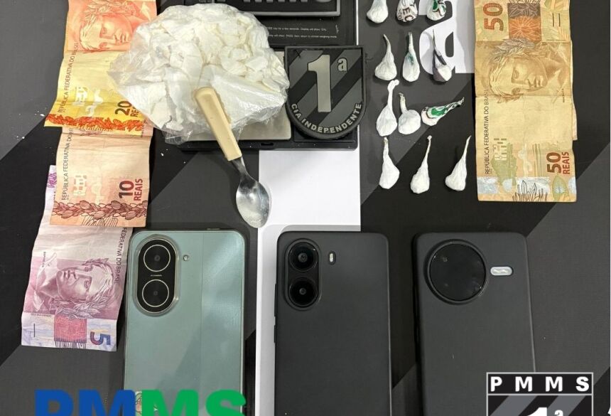 A primeira ocorrência teve início após denúncia anônima informando que um indivíduo estaria realizando a comercialização de entorpecentes