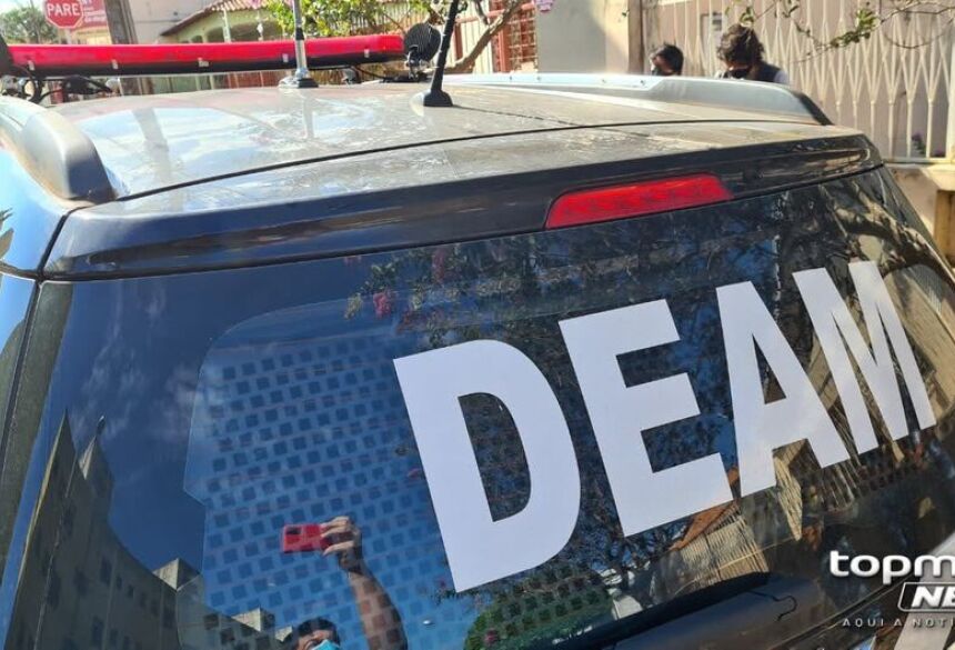 O agressor foi preso em flagrante pelos crimes de violência doméstica e agressão física