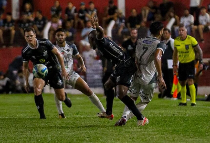 Operário soube controlar a vantagem e está mais uma vez na decisão do estadual (Foto: Rogério Medeiros/Educativa MS)