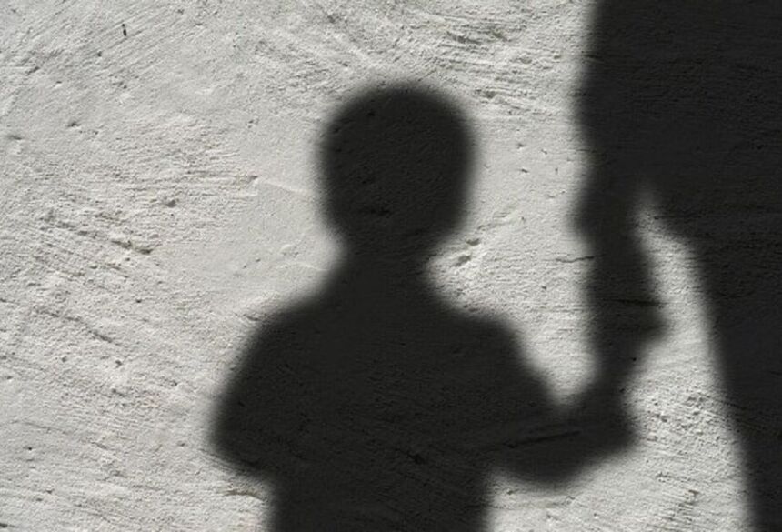 Os policiais realizaram buscas pelas imediações na tentativa de localizar familiares ou responsáveis, porém ninguém foi encontrado