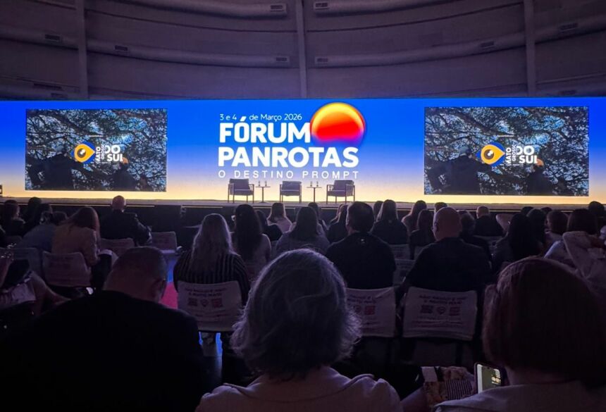 Com o tema "O Destino Prompt", o Fórum aborda assuntos como inovação, transformação digital, tecnologia aplicada ao turismo, distribuição de produtos