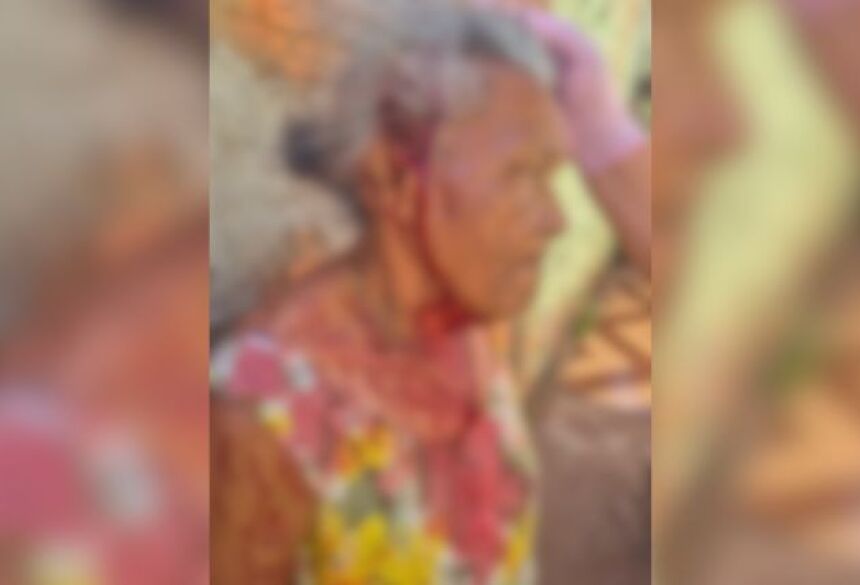 Sem motivos claros, ele passou a agredir fisicamente a mãe, uma mulher de 56 anos