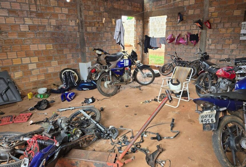 O caso teve início no dia 18 de março de 2026, quando foi registrado boletim de ocorrência referente ao furto de uma motocicleta