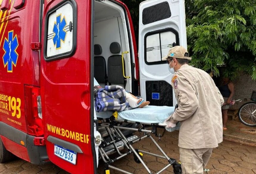 A vítima recebeu os primeiros socorros e, em seguida, foi transferida para a viatura de resgate e encaminhada ao Hospital Municipal de Miranda