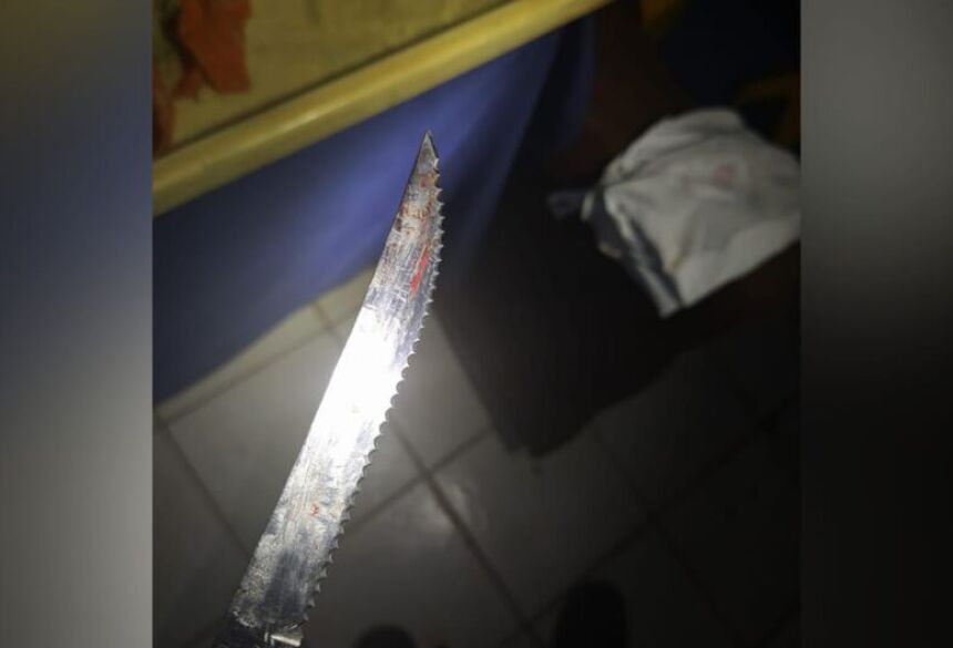 Segundo a vítima, durante a noite, a autora passou a ingerir bebida alcoólica e iniciou uma discussão, proferindo ameaças de morte