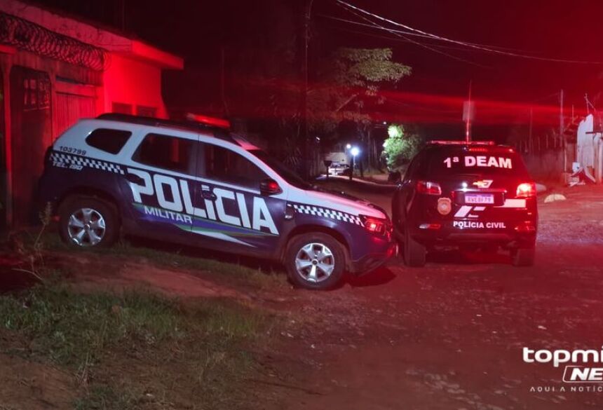 Uma equipe da Polícia Militar foi até a residência da mulher e encontrou toda a casa trancada