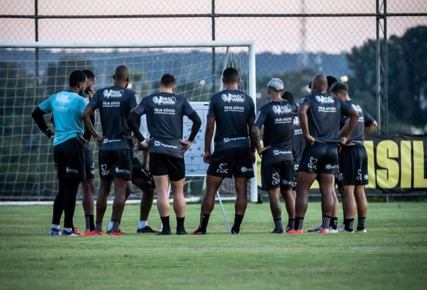 Operário fez último treino no CT do Brasiliense (Foto: @felipesurto/Operário FC)