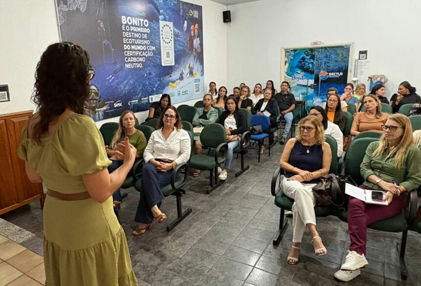 A formação contou com a parceria do MOVE  Escola em Movimento e da Editora Turminha do Bem evidenciando o compromisso da gestão municipal 