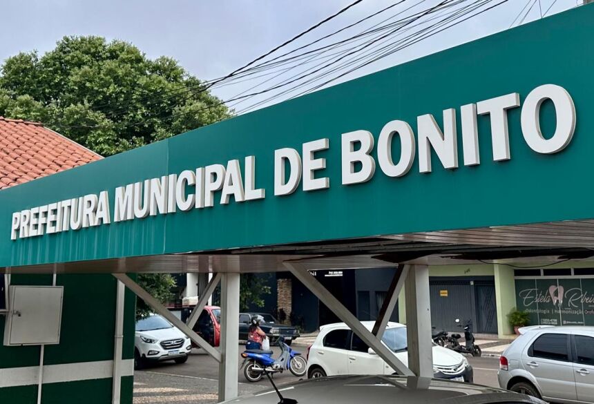 A Prefeitura orienta a população a se programar quanto à utilização dos serviços públicos durante o período