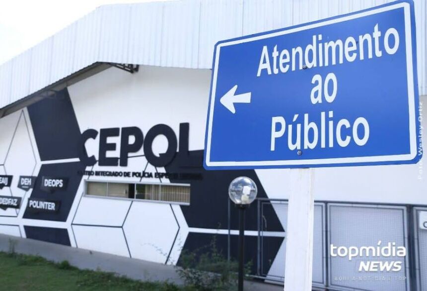 A jovem conseguiu sair da residência e pedir ajuda a populares, sendo levada para a UPA Universitário com sangramento intenso na cabeça
