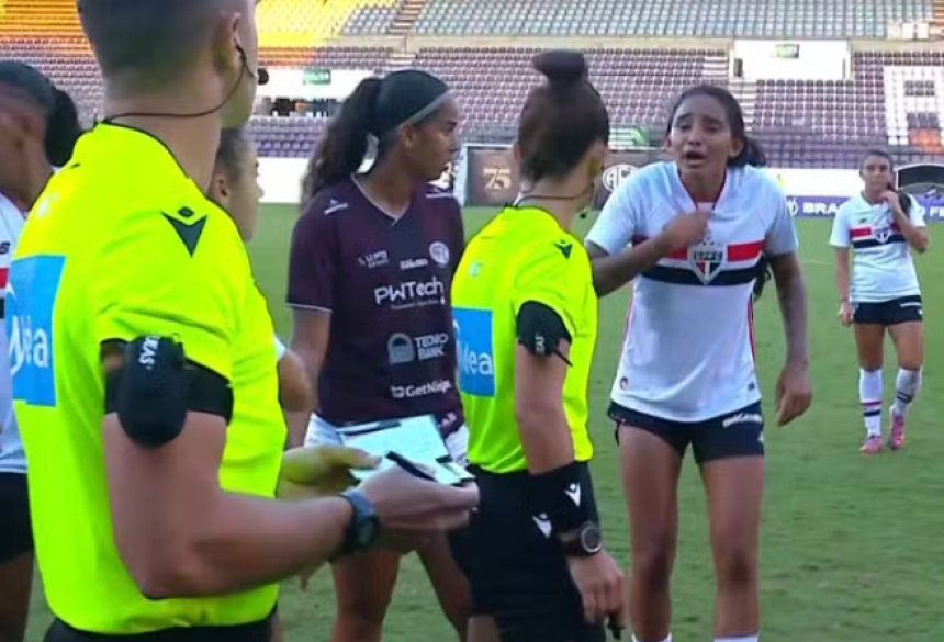 Jogadora do São Paulo reclama de misoginia em jogo contra Ferroviária no Brasileiro sub-20  Foto: Reprodução/sportv