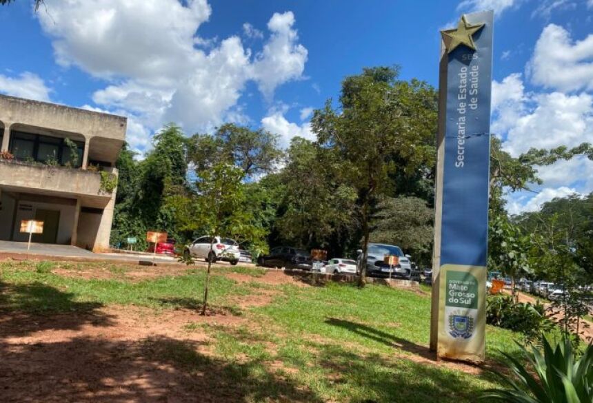 As cargas horárias variam entre 20h, 30h e 40h semanais, conforme a função