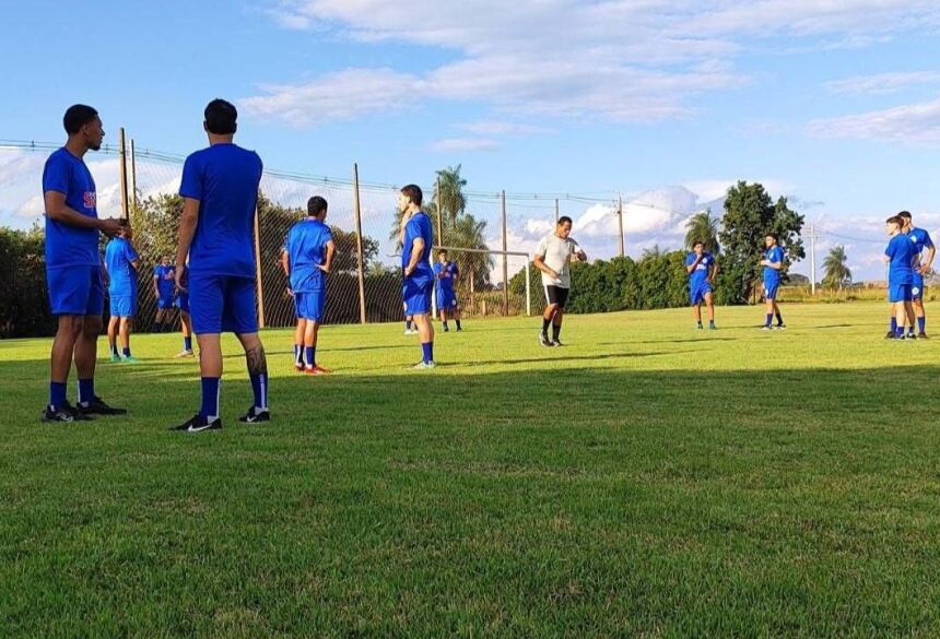 Jogadores começaram os trabalhos no Centro de Treinamento (Foto: Redes Sociais/Sete de Setembro)