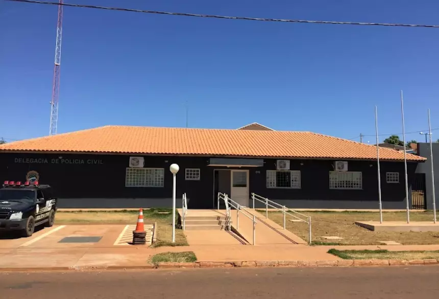 O homem desobedeceu às ordens policiais e foi necessário o uso de spray de pimenta para conter o autor do crime
