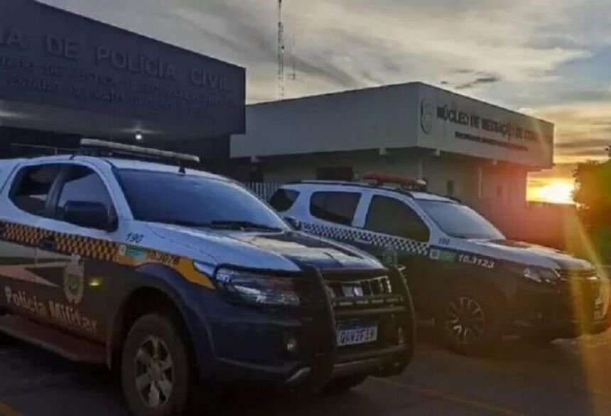 Conforme o relato, o motorista foi abordado pelos assaltantes e mantido em um veículo não identificado por determinado período