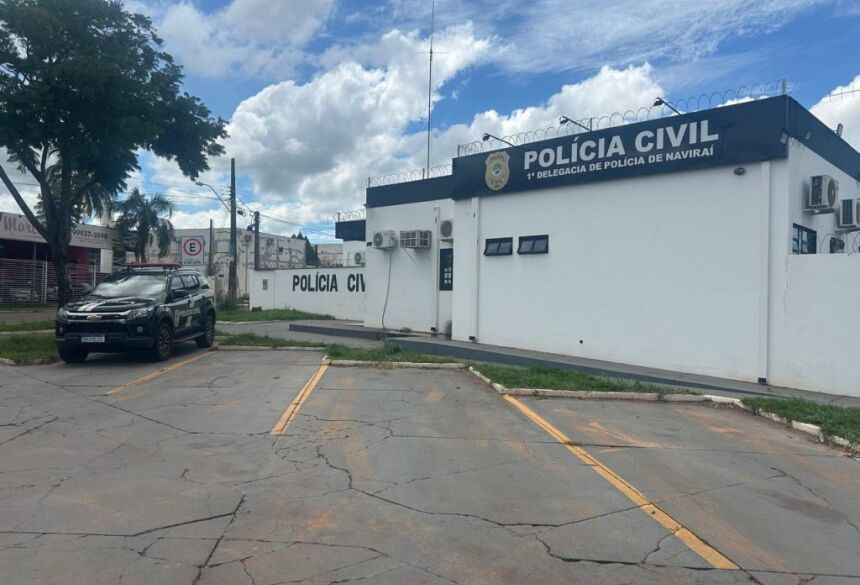 Após o deferimento, no dia 24 de março, policiais civis cumpriram o mandado de busca e apreensão na casa do suspeito