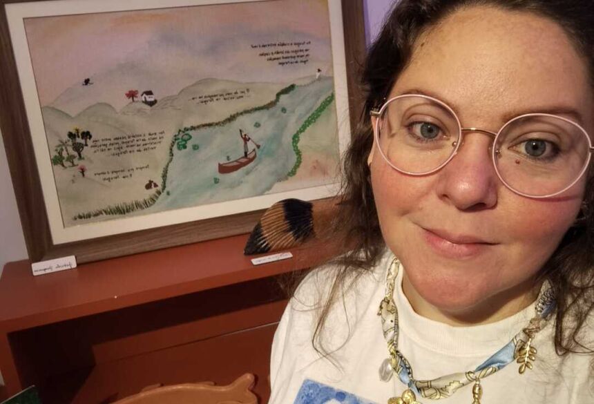 Convidada pela curadora Buga Peralta, Gabriela apresenta ao público a obra têxtil "Rio Paraguai", inspirada na música do compositor sul-mato-grossense Geraldo Roca