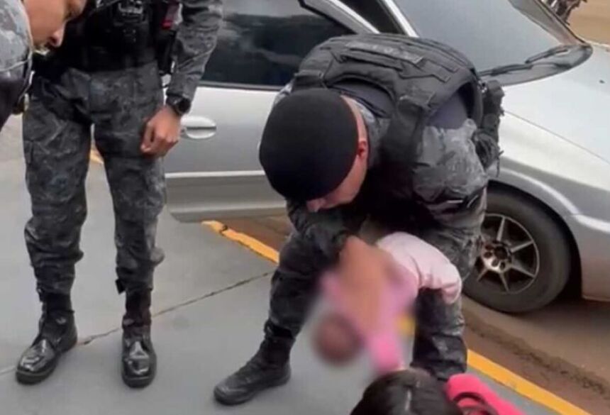 Após a rápida intervenção da equipe, a bebê voltou a respirar