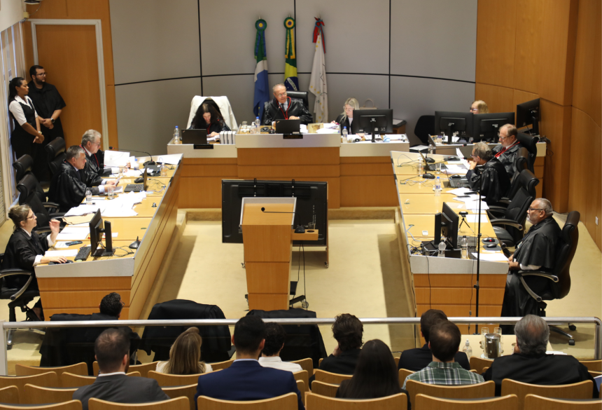 O colegiado também reconheceu o direito ao ressarcimento de despesas com tratamento médico e medicamentos