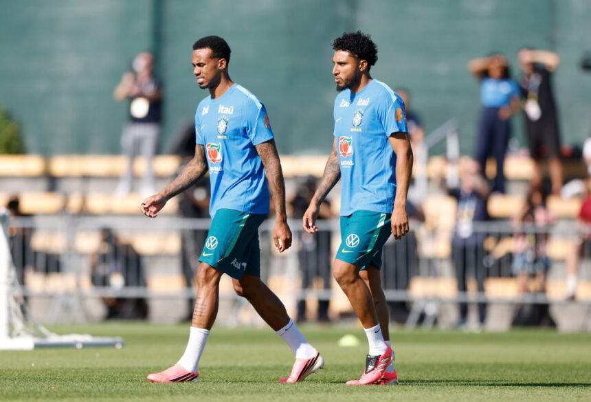 Éderson chegou e participou do treino desta segunda-feira em Nova Jersey (Foto: Rafael Ribeiro/CBF)