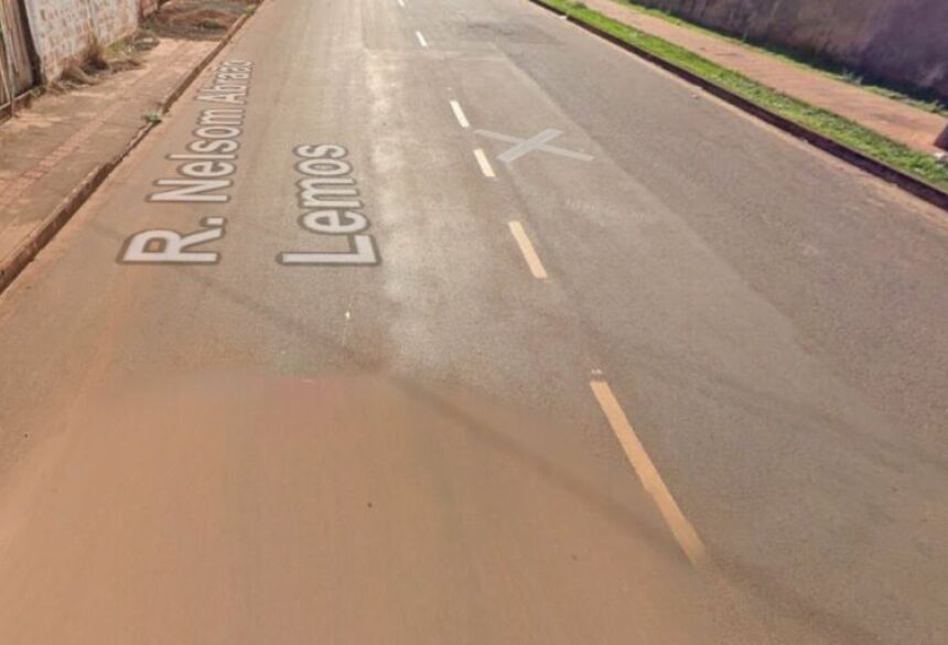 A esposa relatou que o casal mora no bairro há cerca de 15 dias e que por ser usuário de drogas, o marido frequentava a conveniência