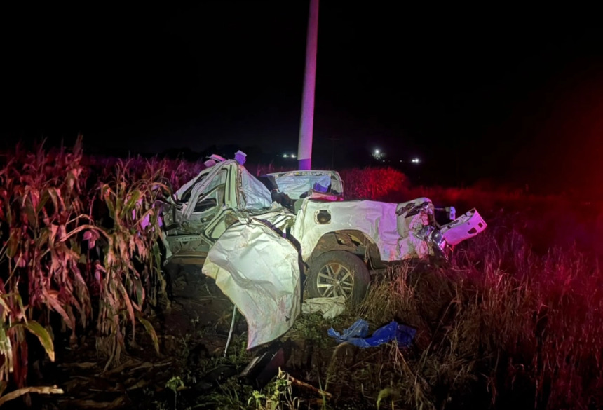 O Corpo de Bombeiros Militar foi acionado e constatou a morte do motorista. Em seguida, equipes da Polícia Científica e da Polícia Civil realizaram a perícia no local