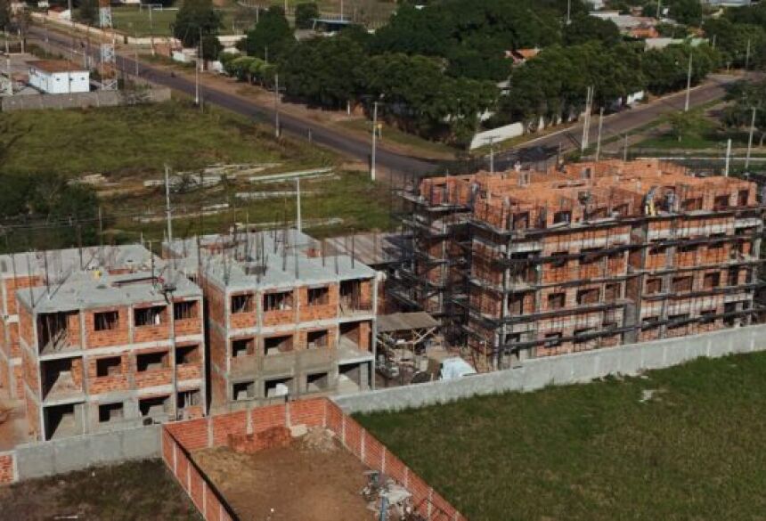 A reunião integra o trabalho social desenvolvido junto às famílias beneficiadas, contribuindo para que o processo de acesso à moradia ocorra de forma organizada