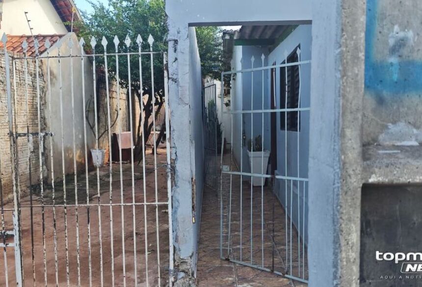 O homem teria então se apossado de uma faca e ido em direção ao seu irmão, afirmando que iria "comer o seu coração"