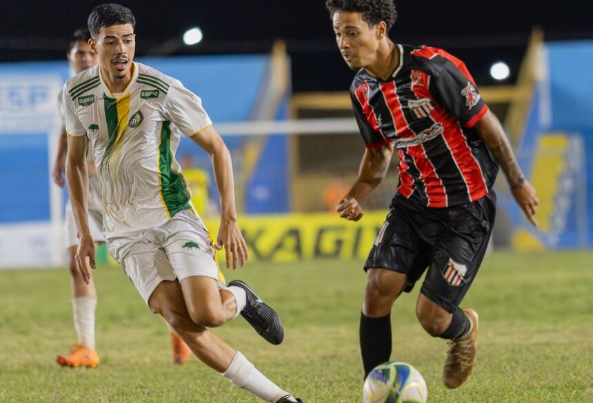Taveira e São Gabriel marcaram um gol em cada tempo no Jacques da Luz (Foto: Daniel Baptista/@Bahptista)