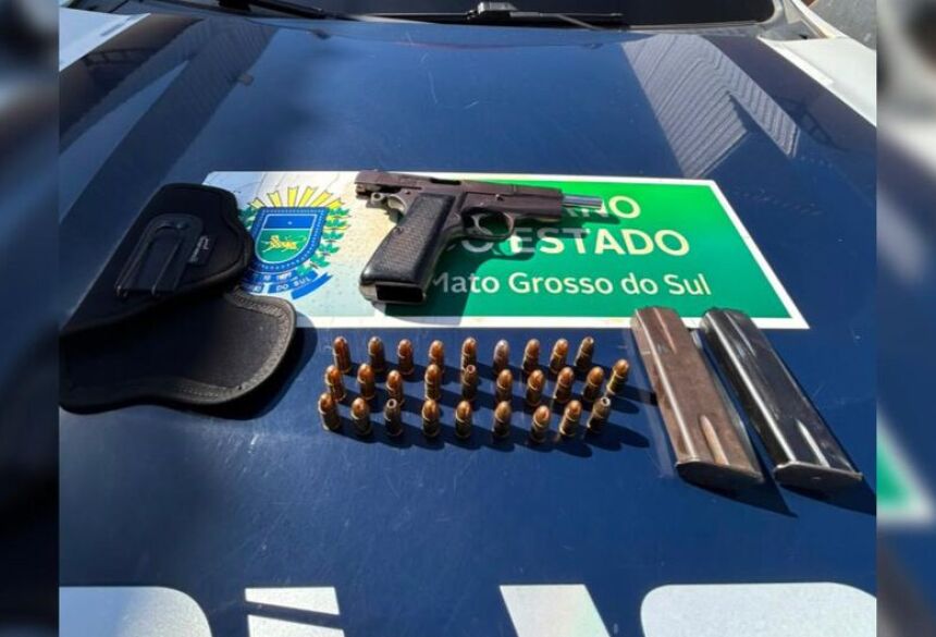 Foram apreendidas uma pistola e 28 munições não deflagradas com o homem / PCMS   