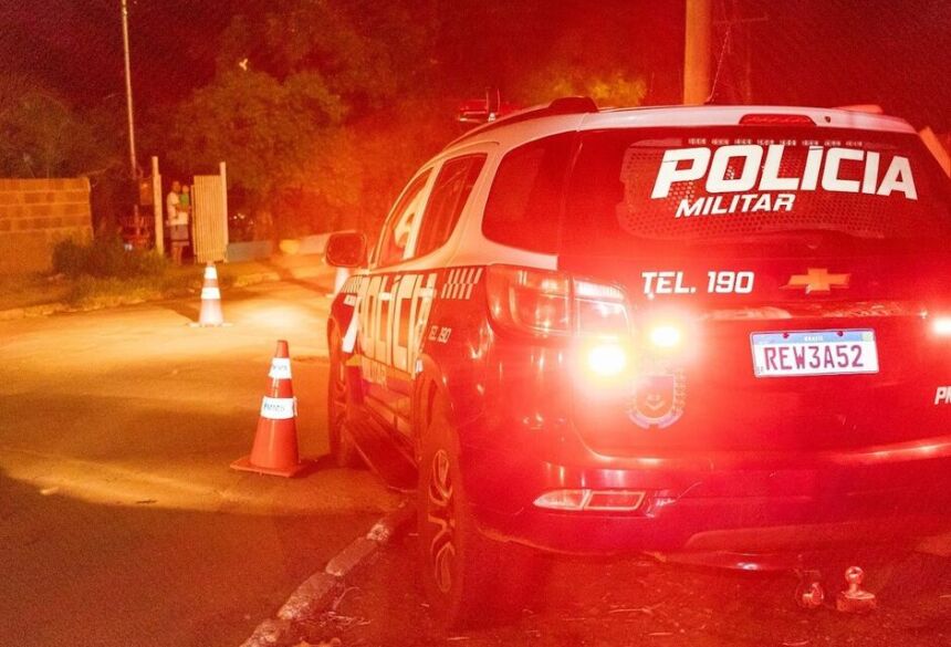 A vítima chamou a Polícia Militar e apresentou a arma usada nas ameaças aos policiais