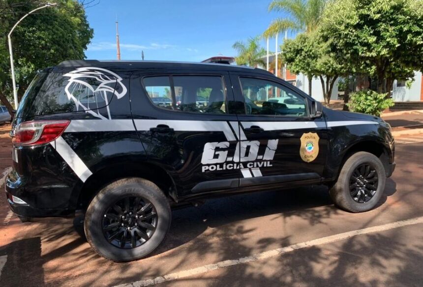 Os policiais acompanharam a movimentação do lado de fora. Quando a mulher deixou a loja, foi abordada
