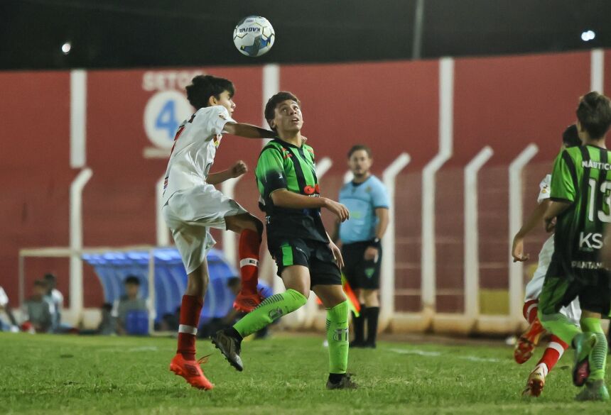 Náutico venceu o Comercial na ida e tem vantagem do empate na volta (Foto: Yasmin Soares)
