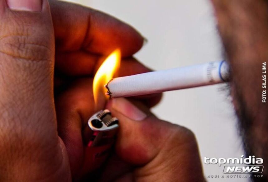 Os pais do jovem pediram para que o amigo fosse embora, mas o jovem se recusou