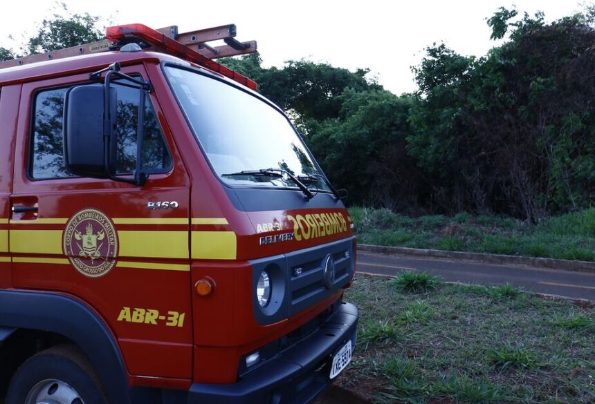 Ao lado do corpo foi encontrada uma garrafa contendo bebida alcoólica