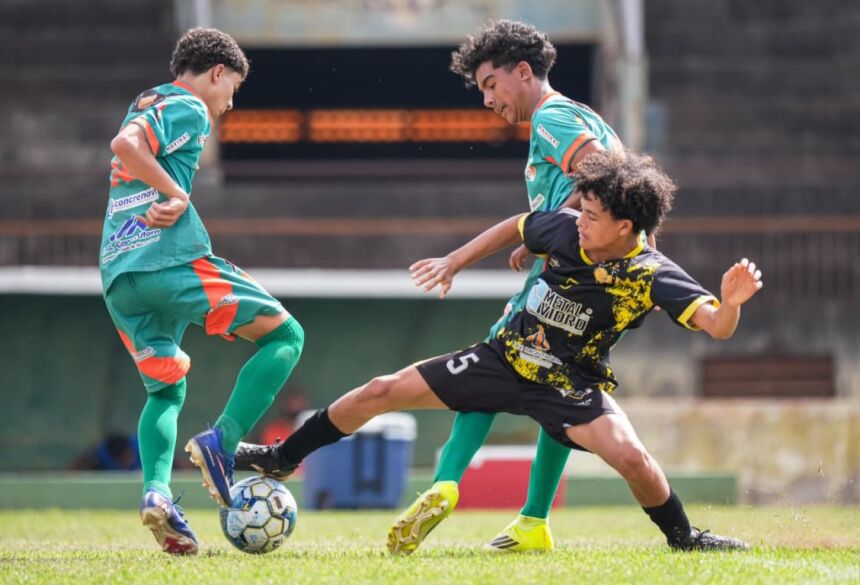 No sábado, Ubiratan eliminou o Naviraiense com vitória no Estádio Douradão (Foto: Marcelo Berton)
