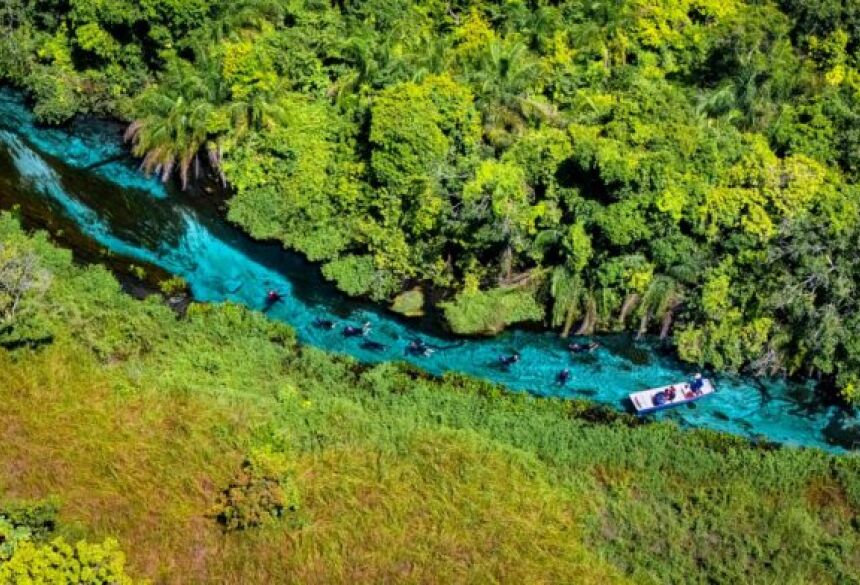 A reportagem convida os leitores a conhecerem Bonito por uma perspectiva diferente, unindo esporte, ecoturismo e paisagens naturais