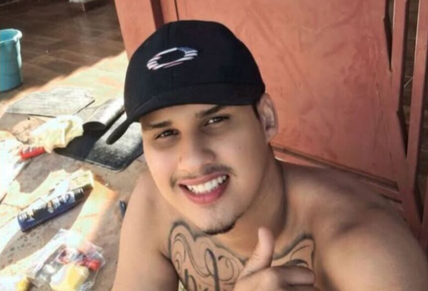 O pai do jovem afirmou que tem certeza de que agora o filho está em um lugar melhor